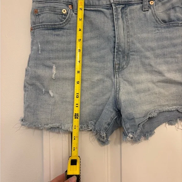 GAP High Rise 4in Denim Shorts - Picture 4 of 6